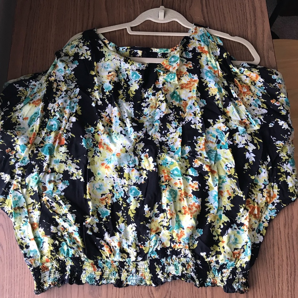 EUC XL women’s open sleeve blouse